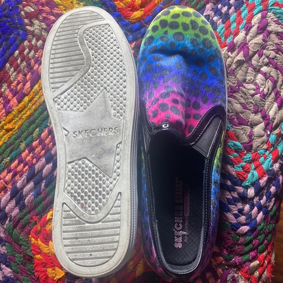 Size 9 rainbow sketcher loafers.  Very comfortable and stylish - Picture 3 of 3